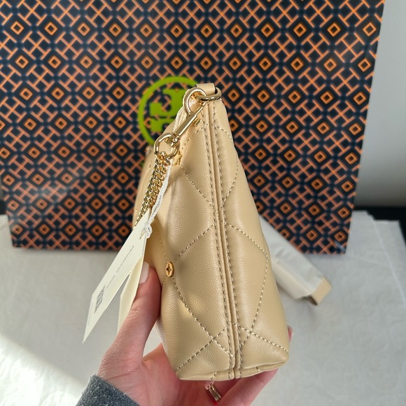 Tory Burch Willa Charms Zip Shoulder Bag Crossbody Bag Soft Serve Gold Tan Cream - Picture 3 of 12